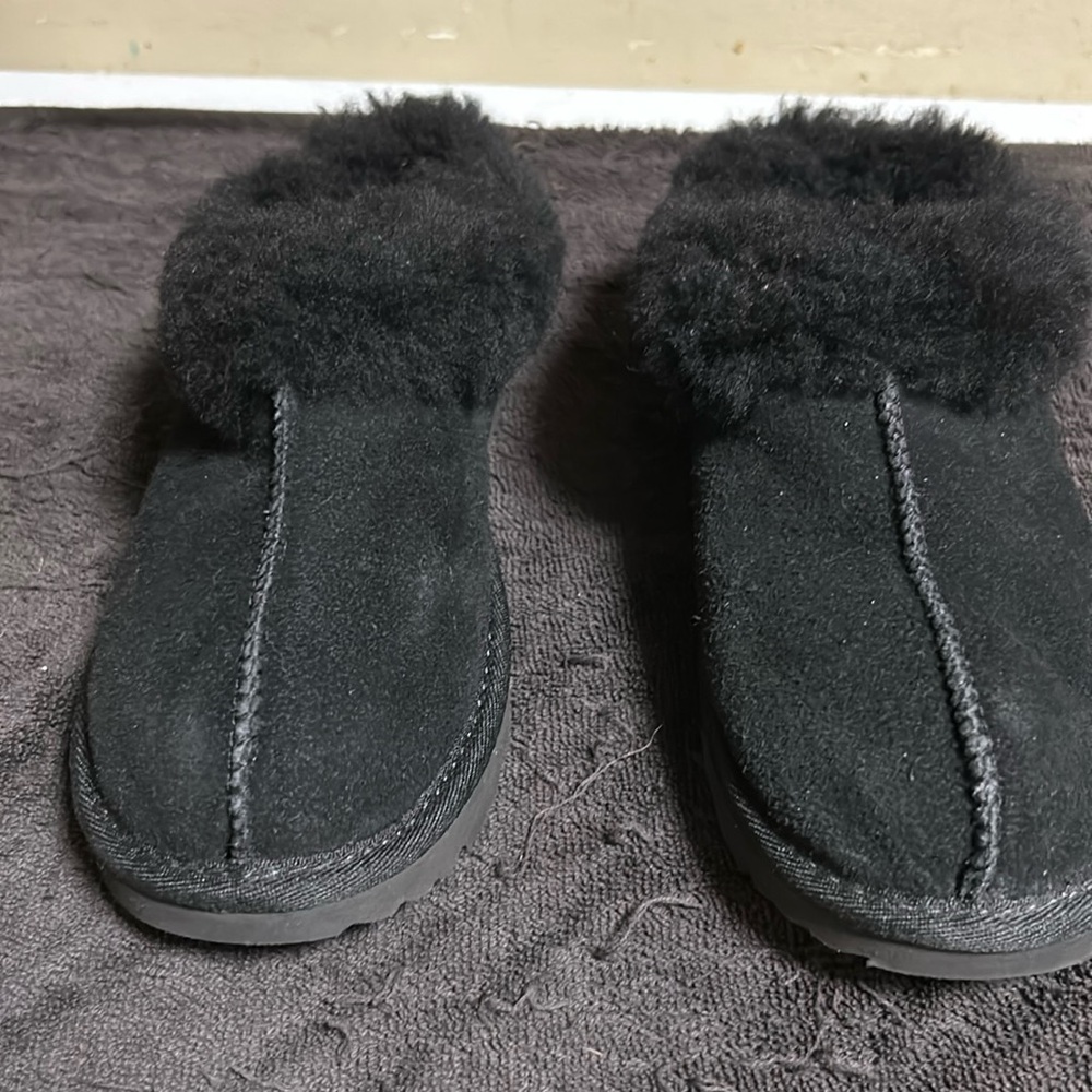Black Ugg slippers